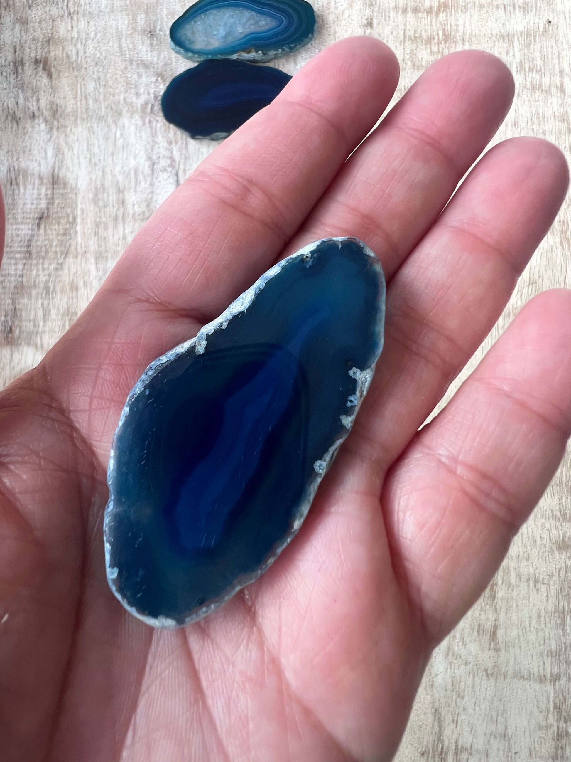 Beautiful-Blue-Agate-Slice-4cm