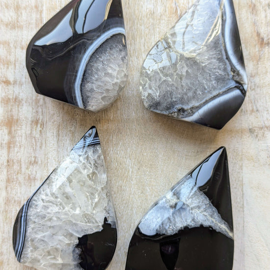 Black-Agate-Flame-Crystals