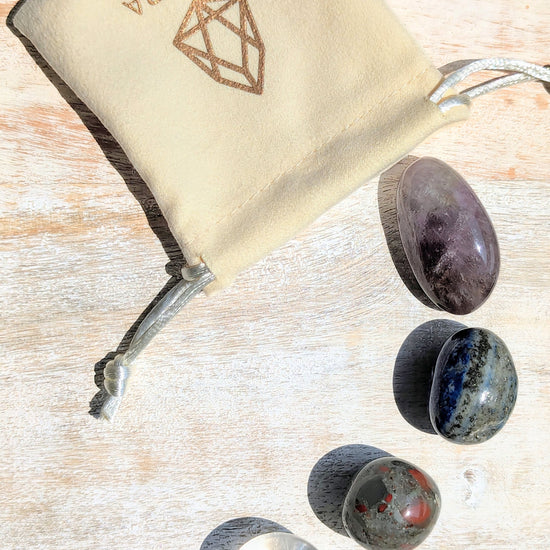Libra-Crystal-set-with-a-pouch
