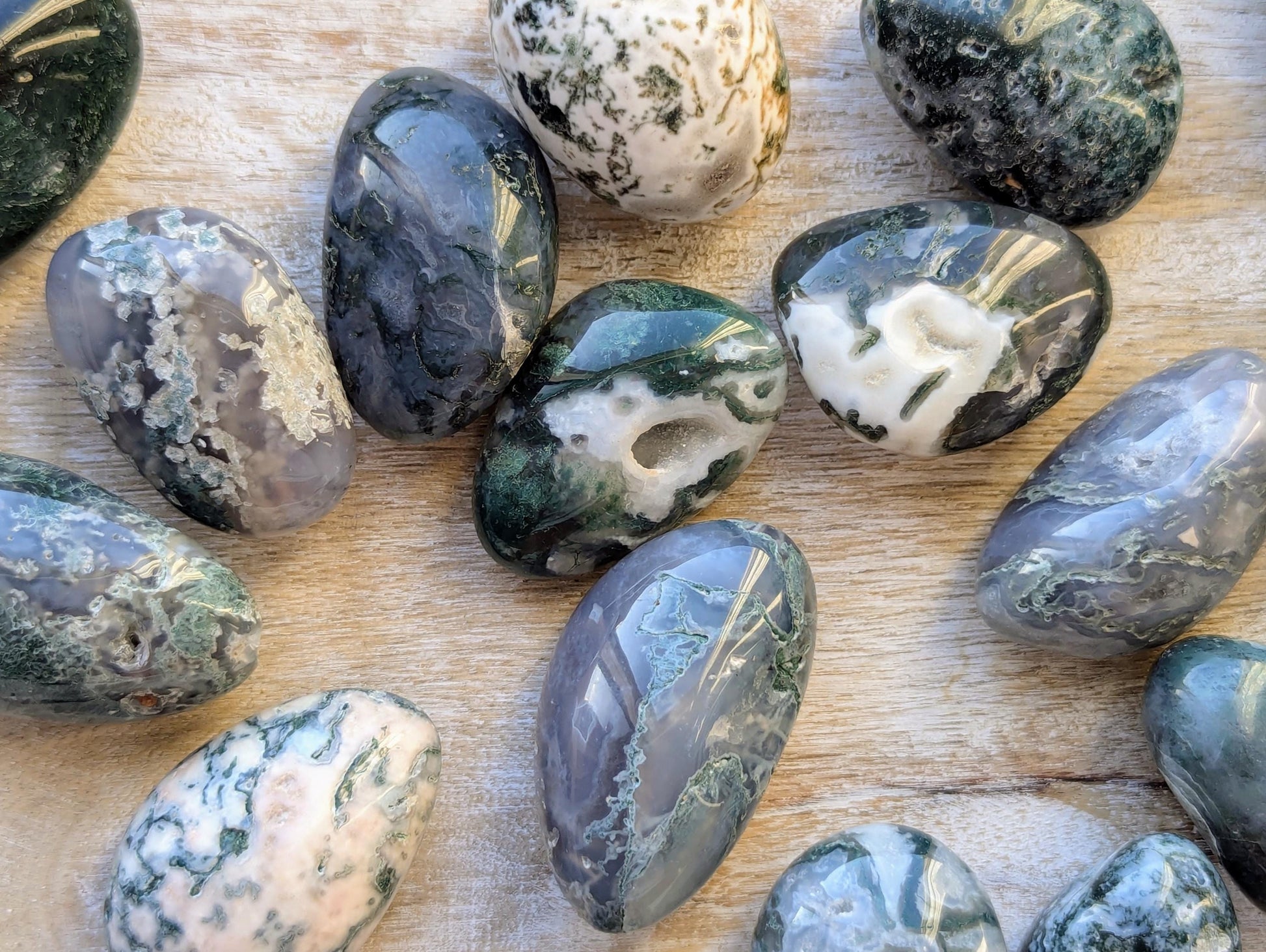 Moss agate gemstones