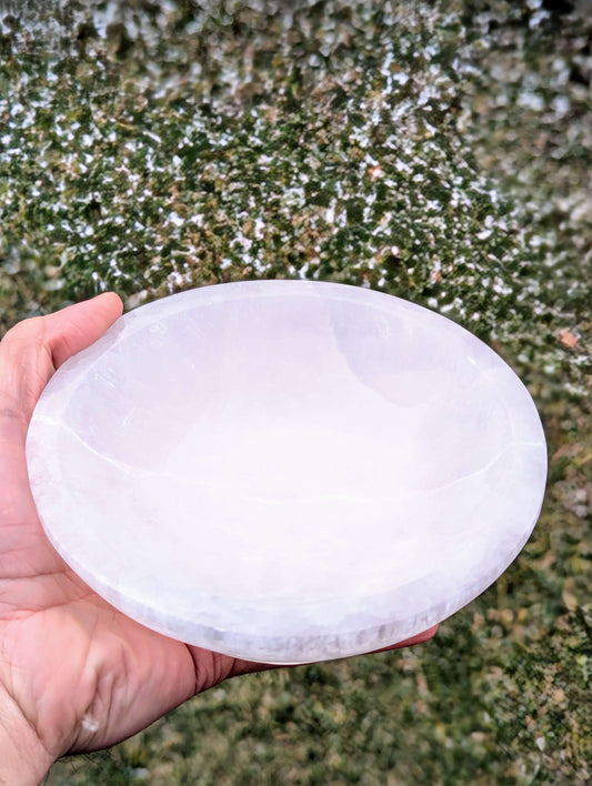 Selenite-Bowl-with-stand