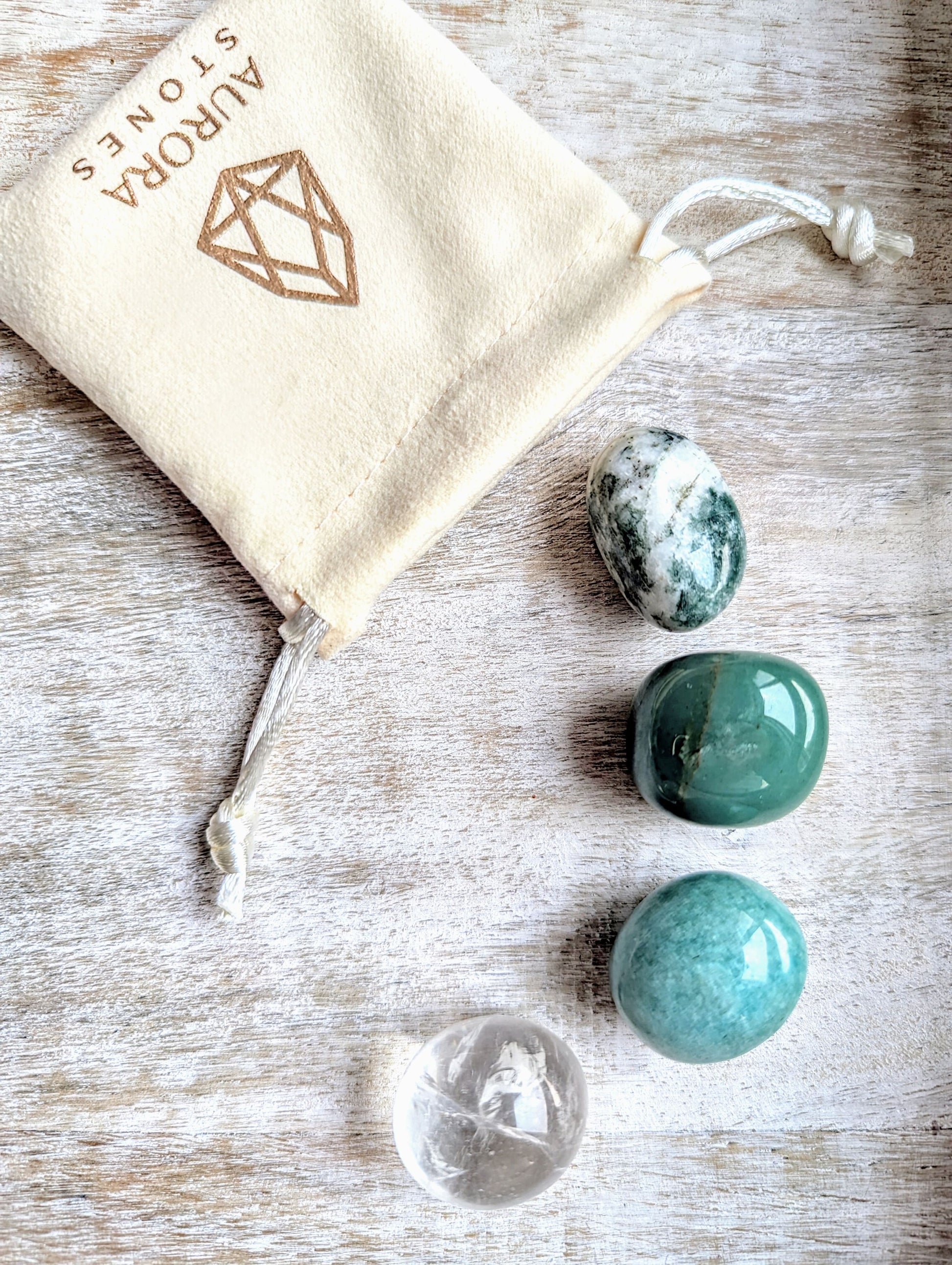 Virgo-crystal-set-with-a-pouch