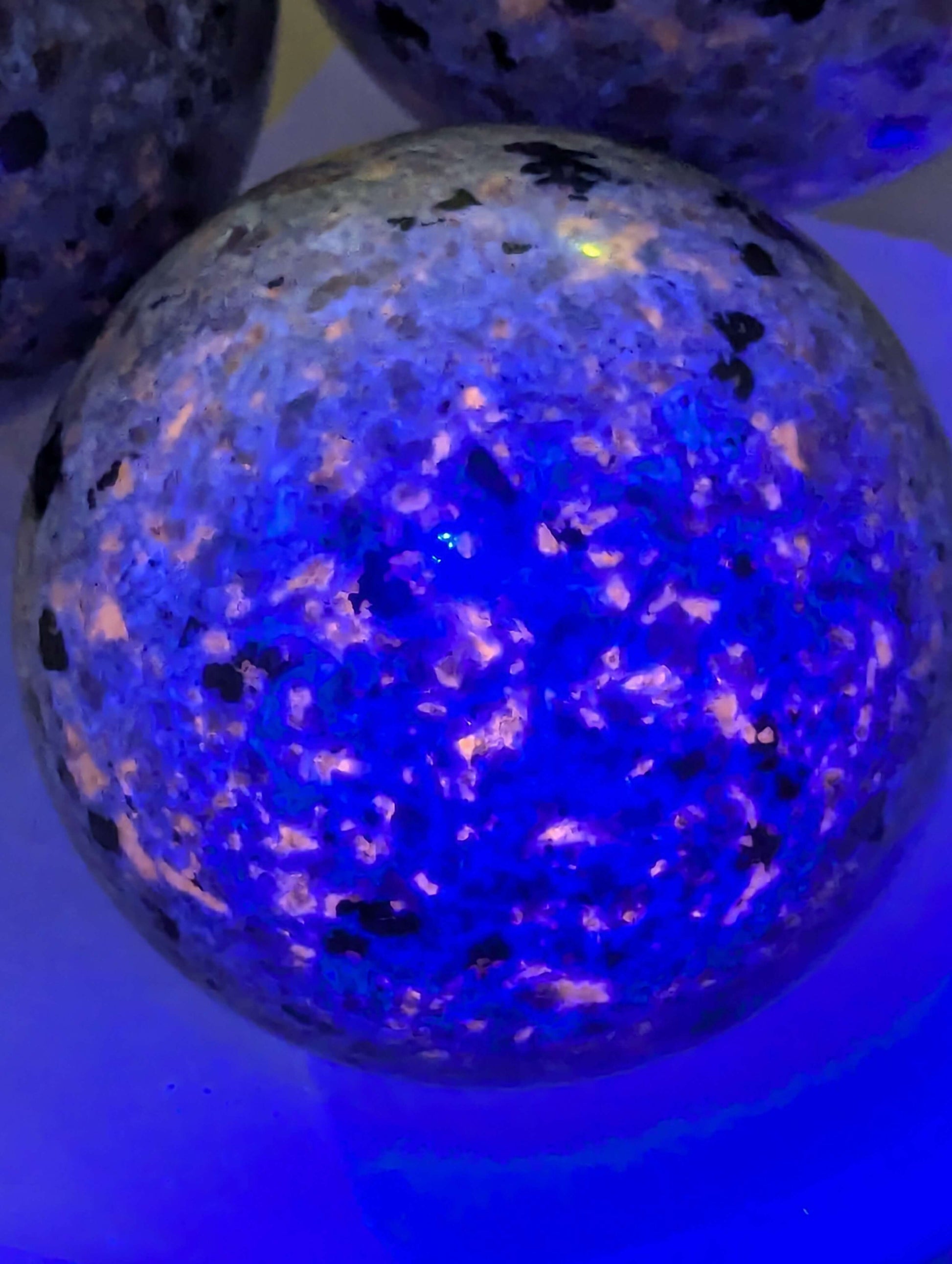 Yooperlite-sphere-uv-reactive