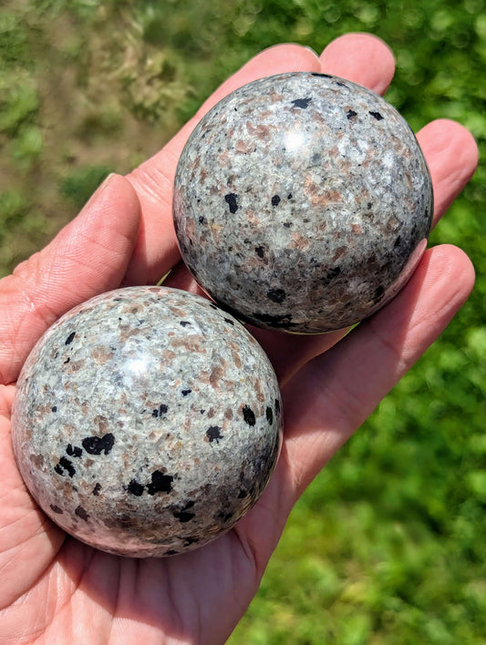 Yooperlite-stones-spheres