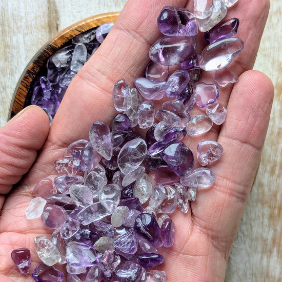 Amethyst-chips-7mm-to-9mm