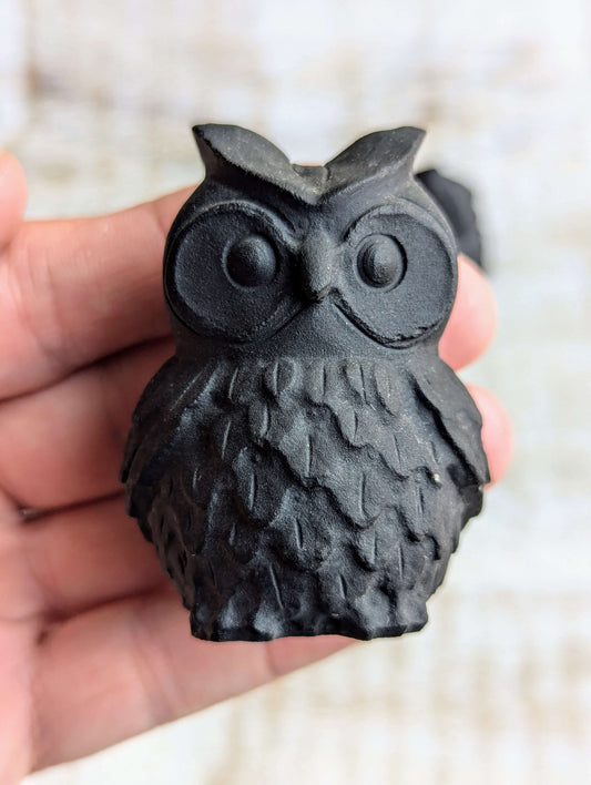 Black-Obsidian-Owl-Carving