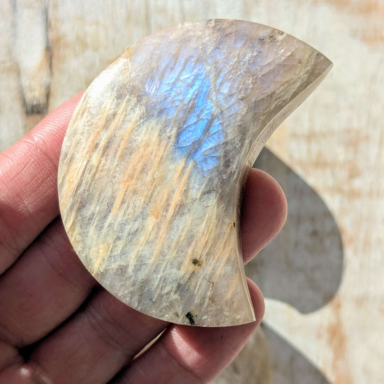 Blue-Flashy-Moonstone-Moon