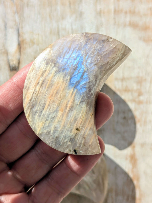 Blue-Flashy-Moonstone-Moon