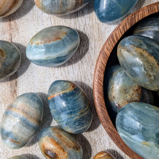 Blue-Onyx-Tumbled-Stones