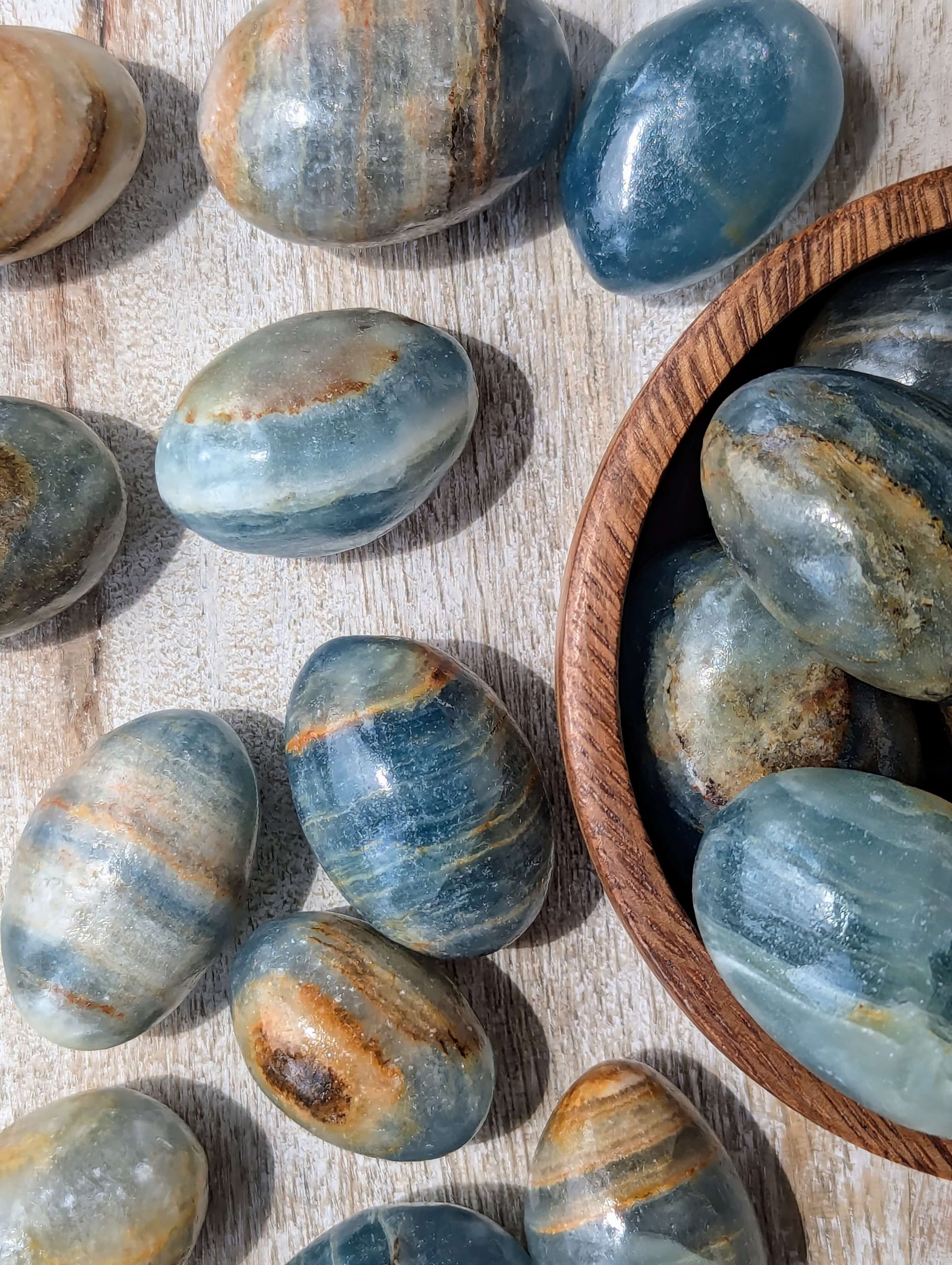 Blue-Onyx-Tumbled-Stones