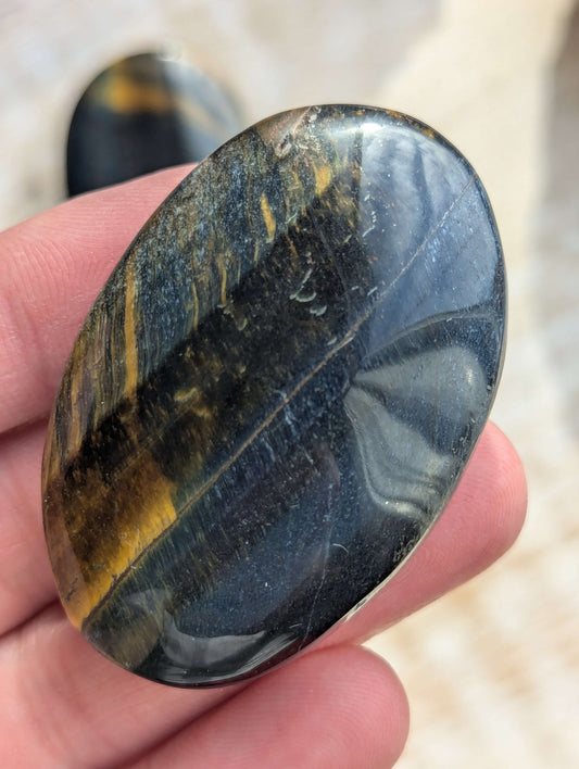 Blue-Tiger-Palm-Stone-Crystal