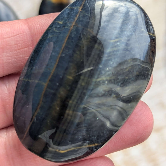 Blue-Tiger-Palm-worry-stone