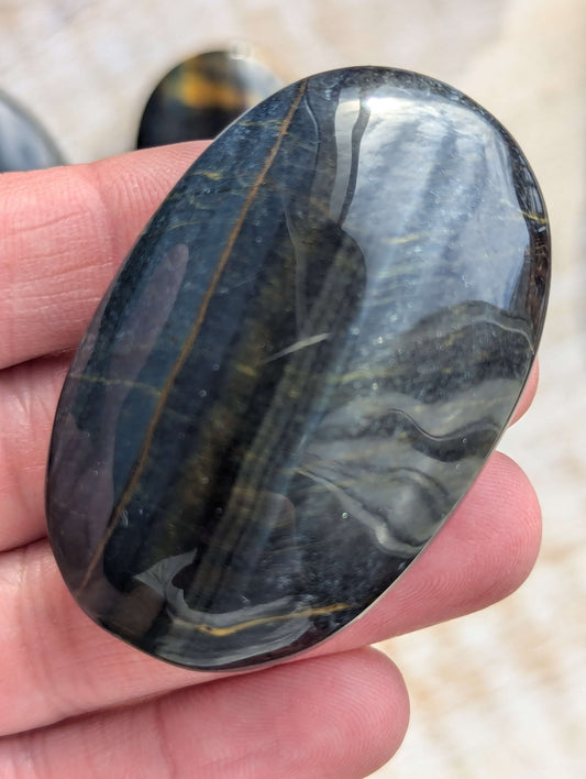 Blue-Tiger-Palm-worry-stone