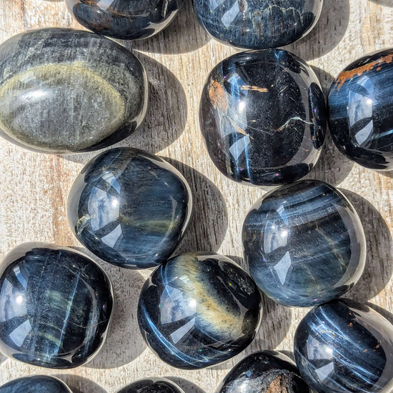 Blue-Tigers-Eye-Tumbled-Stones