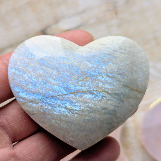 Flashy-Blue-moonstone-carving-heart