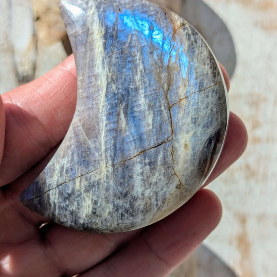 Flashy-Blue-Moonstone-Moon