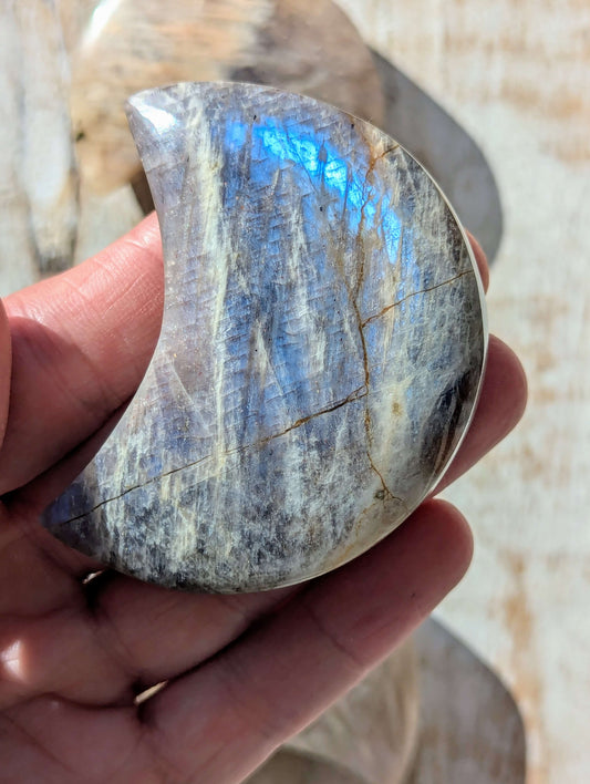 Flashy-Blue-Moonstone-Moon