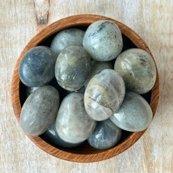 Labradorite-Tumbled-Stone