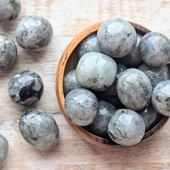 Labradorite-tumbled-stones-crystals