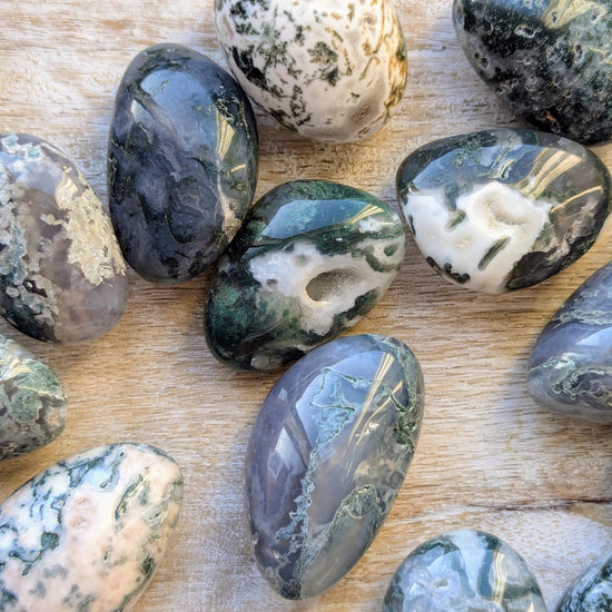 Moss agate gemstones