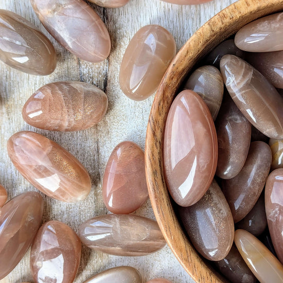 Polished-Peach-Moonstone-Stones