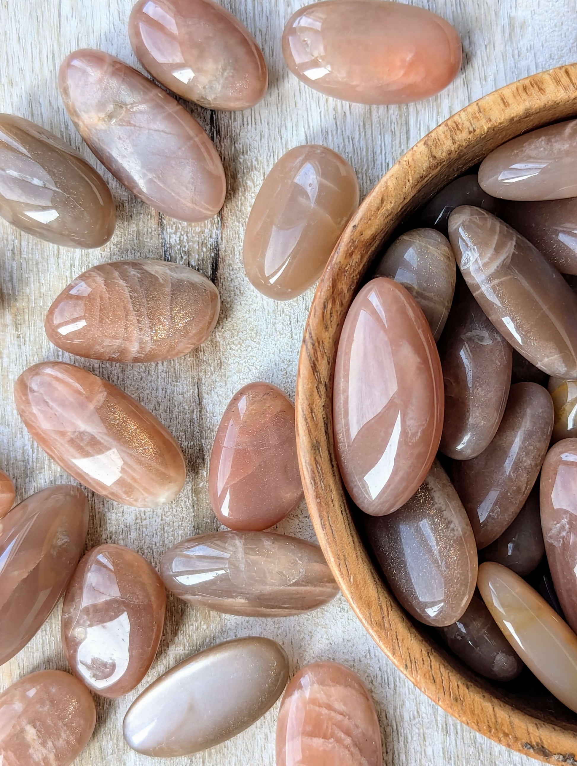 Polished-Peach-Moonstone-Stones