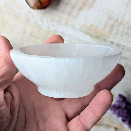 Selenite-Bowl-with-base-4-inch