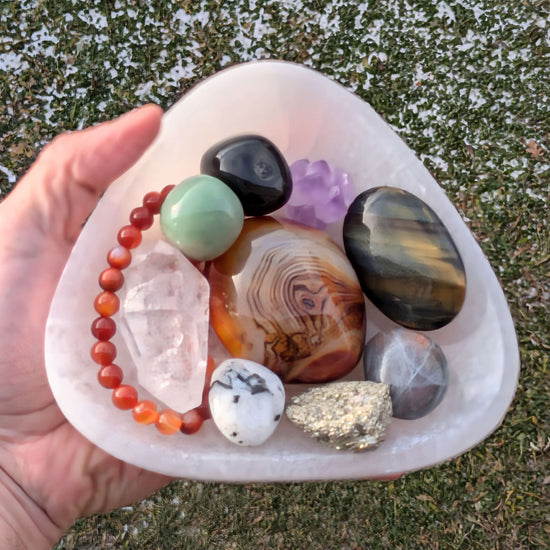 Selenite-crystal-charging-bowl-with-gemstones