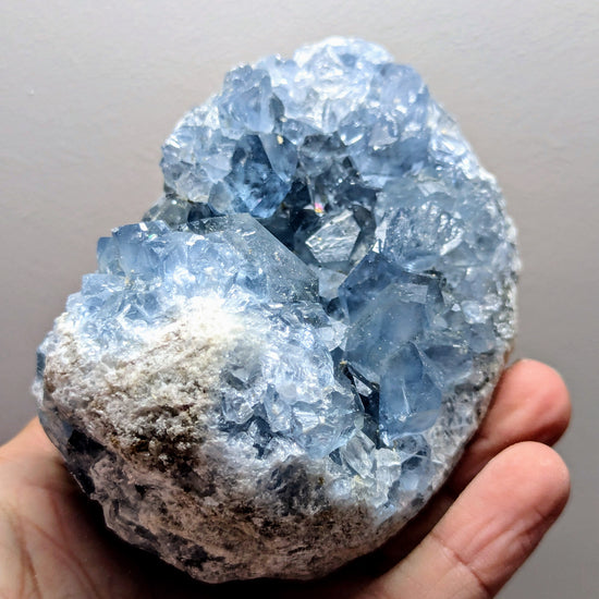 celestite-cluster-geode